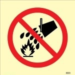 IMO sign8509:Do not extinguish with water